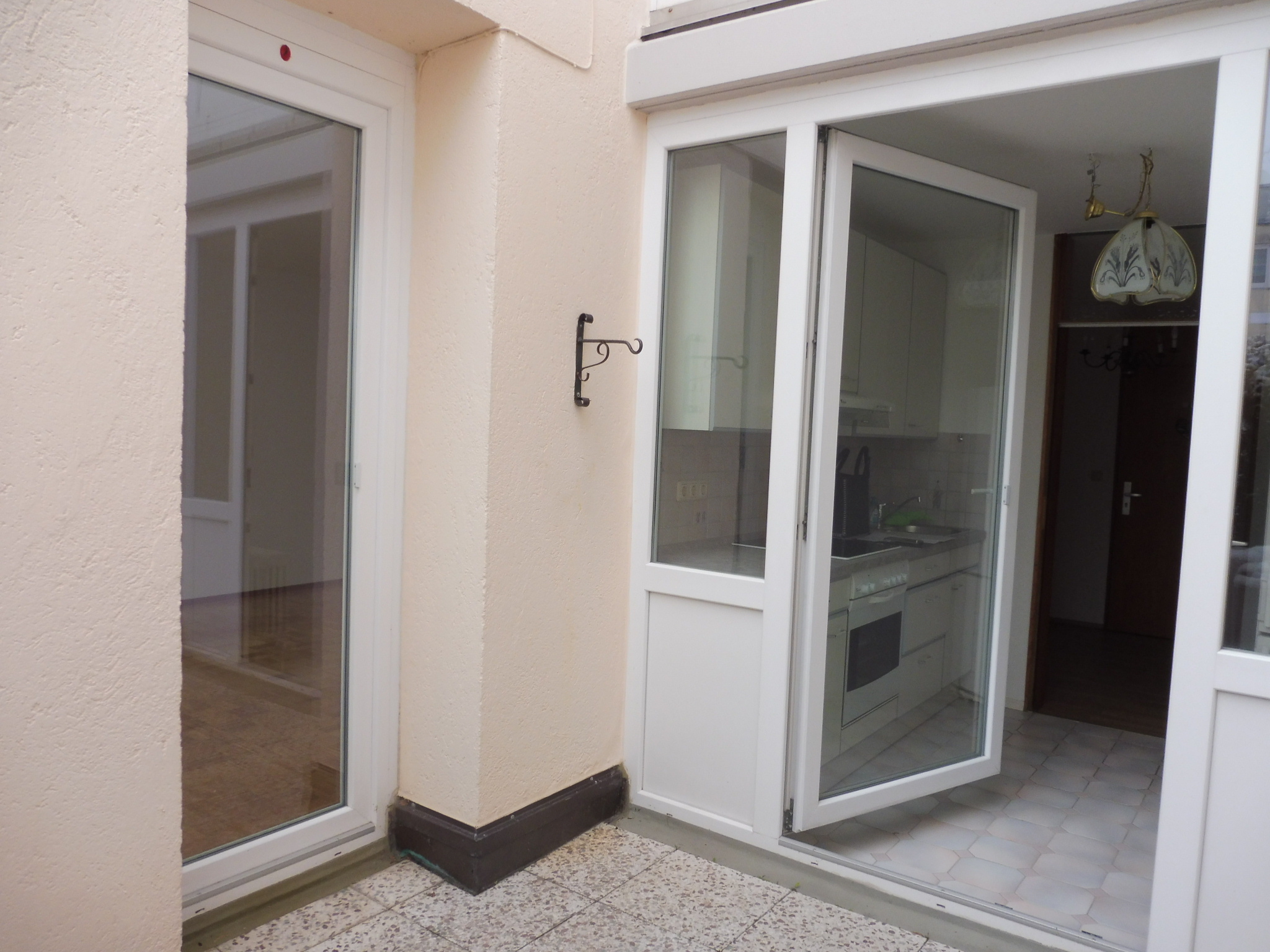 Großzügige helle Wohnung mit zwei Balkonen – Immobilien Kober